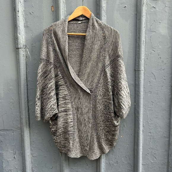 Lululemon Breeze Easy Wrap, size M - Picture 5 of 12